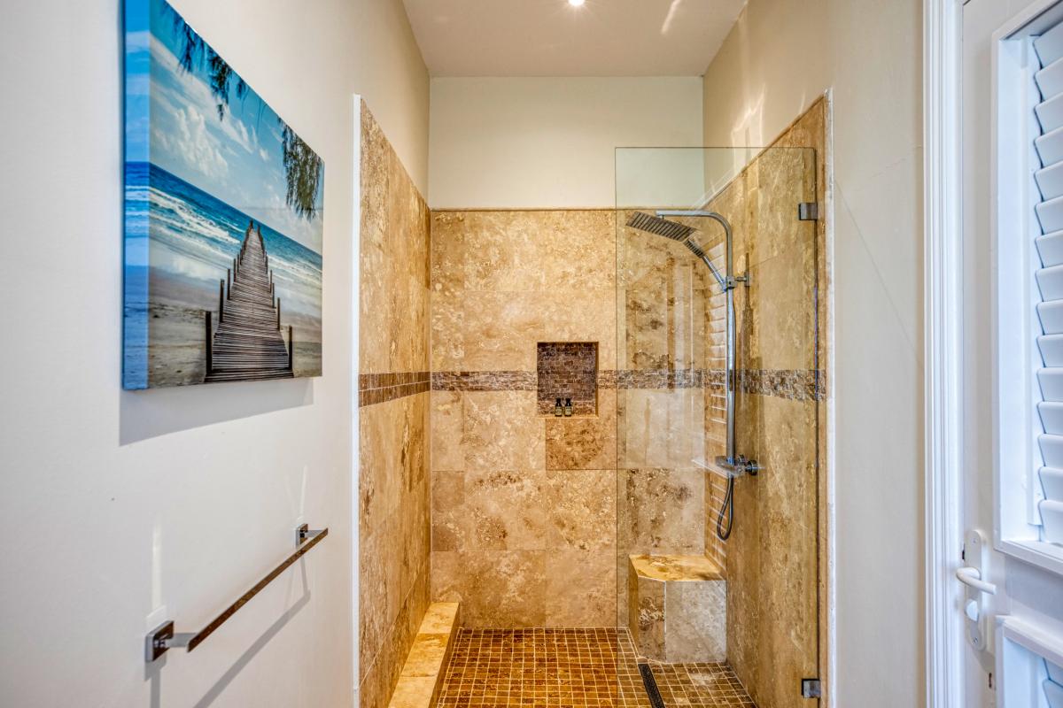 78_VillaAzurDream Location villa st Martin Terres Basse 7 chambres 14 personnes avec piscine et vue mer_32
